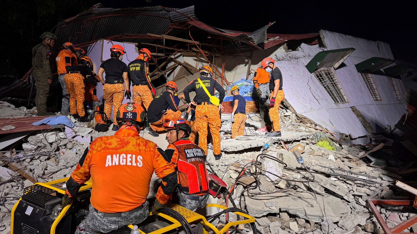 Rescuers in desperate search after a powerful earthquake hit the Philippines, killing at least 69 | iNFOnews.ca