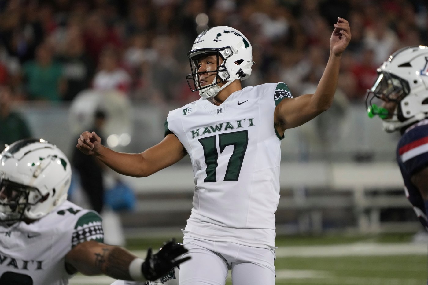 Hawaii's YouTube kicker dubbed the 'Tokyo Toe' used grit to become an AP All-American with NFL hopes | iNFOnews.ca