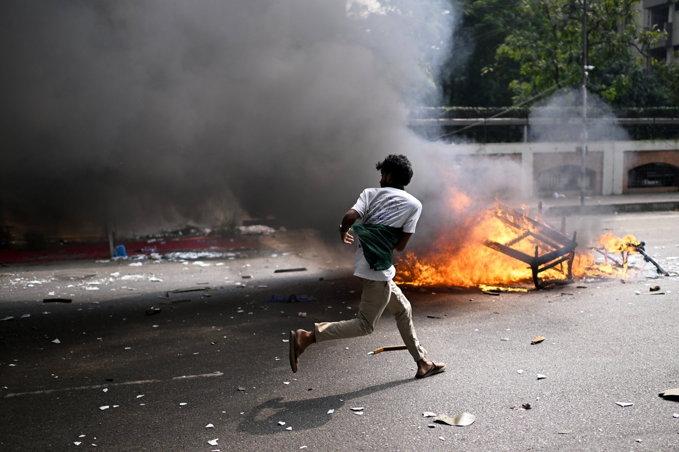 Clashes break out near Bangladesh parliament as major parties sign a roadmap for change | iNFOnews.ca Clashes break out near Bangladesh parliament as major parties sign a roadmap for change | iNFOnews.ca