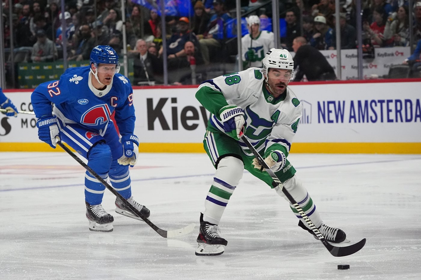 Jarvis has short-hander, lone shootout score in Hurricanes' 5-4 victory over Avalanche | iNFOnews.ca