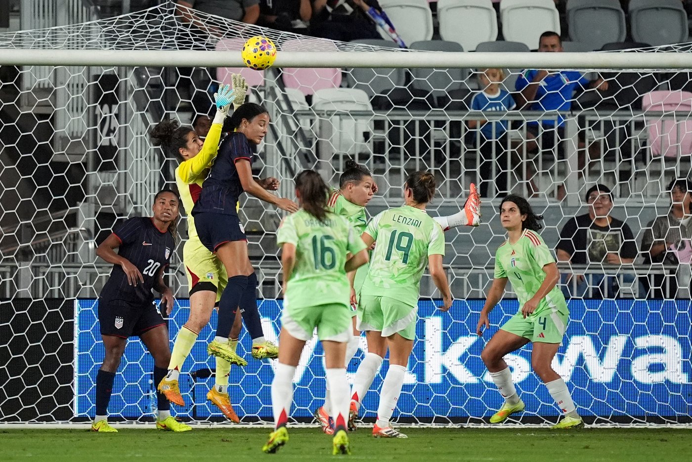 Macario and Shaw score in 2-0 USWNT win over Italy to end 2025 | iNFOnews.ca