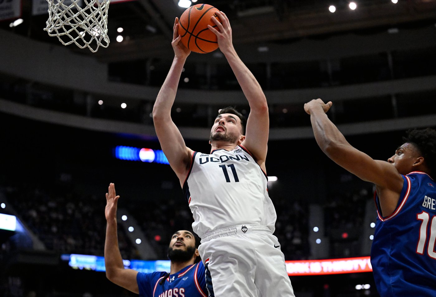 Tarris Reed scores 20, grab's 12 rebounds to lead No. 4 UConn past UMass Lowell 110-47 | iNFOnews.ca Tarris Reed scores 20, grab's 12 rebounds to lead No. 4 UConn past UMass Lowell 110-47 | iNFOnews.ca