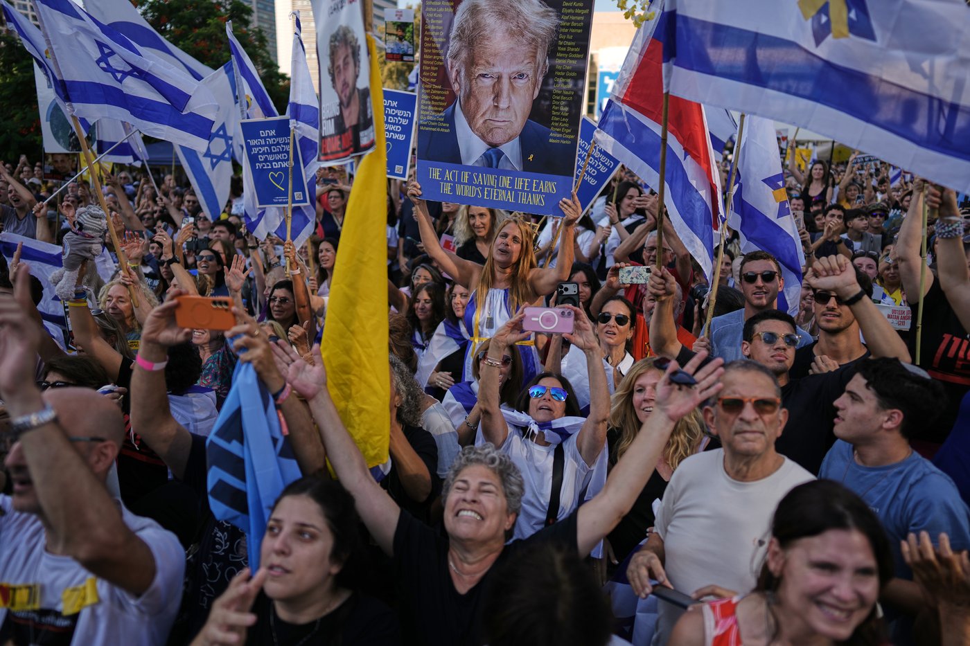 Israelis celebrate the return of hostages after ceasefire in Gaza, in photos | iNFOnews.ca