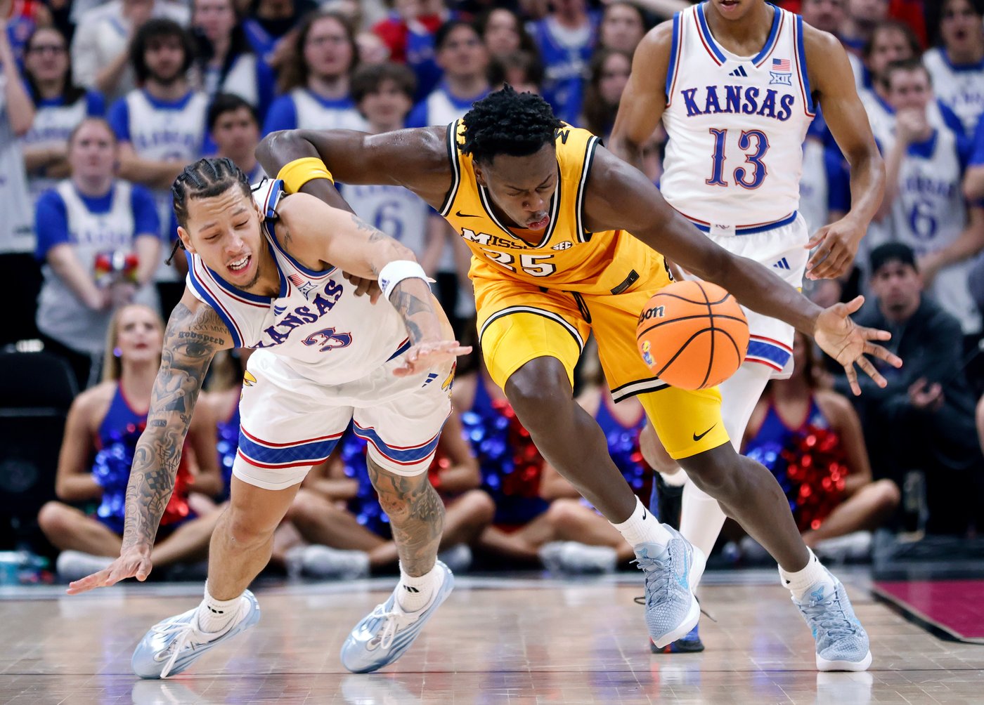 Darryn Peterson scores 17 in return from injury, No. 21 Kansas beats rival Missouri 80-60 | iNFOnews.ca