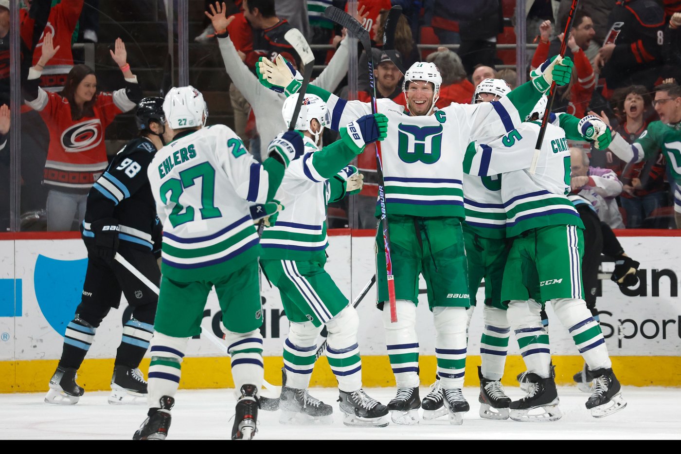 Hurricanes become 3rd NHL team to rally from 2 goals down in final 2 minutes to win in regulation | iNFOnews.ca