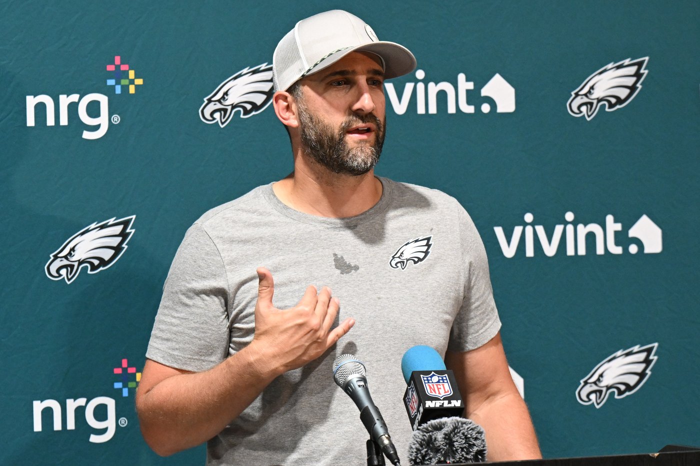 Eagles look to stay undefeated as they host the Broncos | iNFOnews.ca