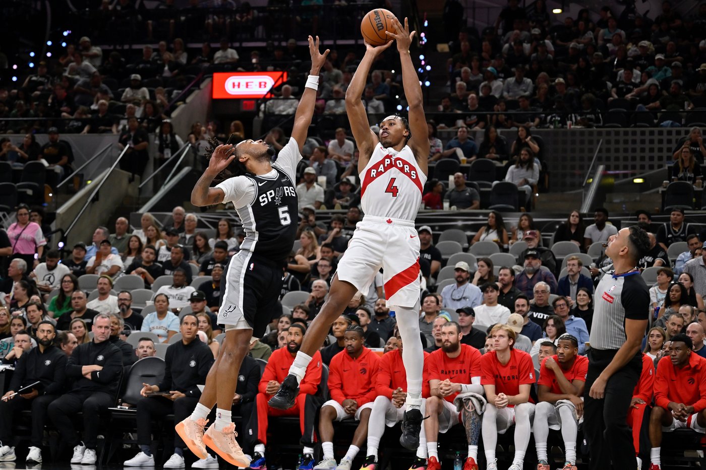 Wembanyama helps Spurs move to 4-0 with 121-103 win over Raptors | iNFOnews.ca Wembanyama helps Spurs move to 4-0 with 121-103 win over Raptors | iNFOnews.ca