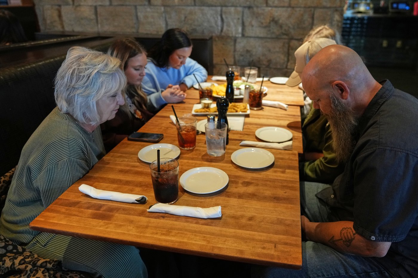 A cafeteria worker prepares a Thanksgiving meal to feed hundreds | iNFOnews.ca