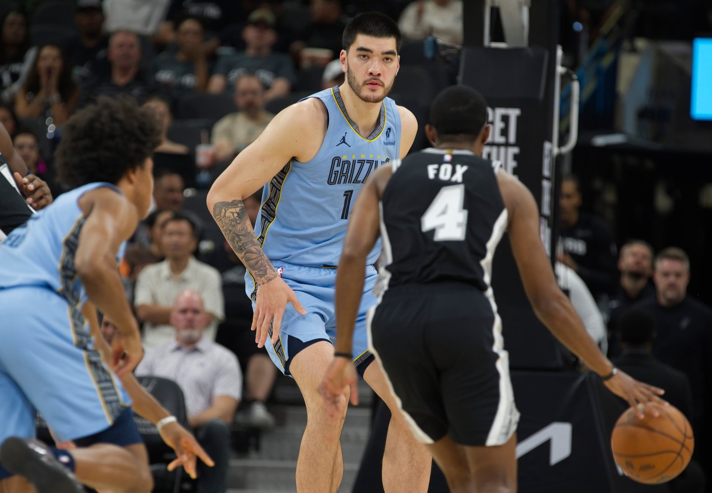 Fox, Barnes lead Spurs past Grizzlies 111-101 in a battle without stars Wembanyama, Morant | iNFOnews.ca