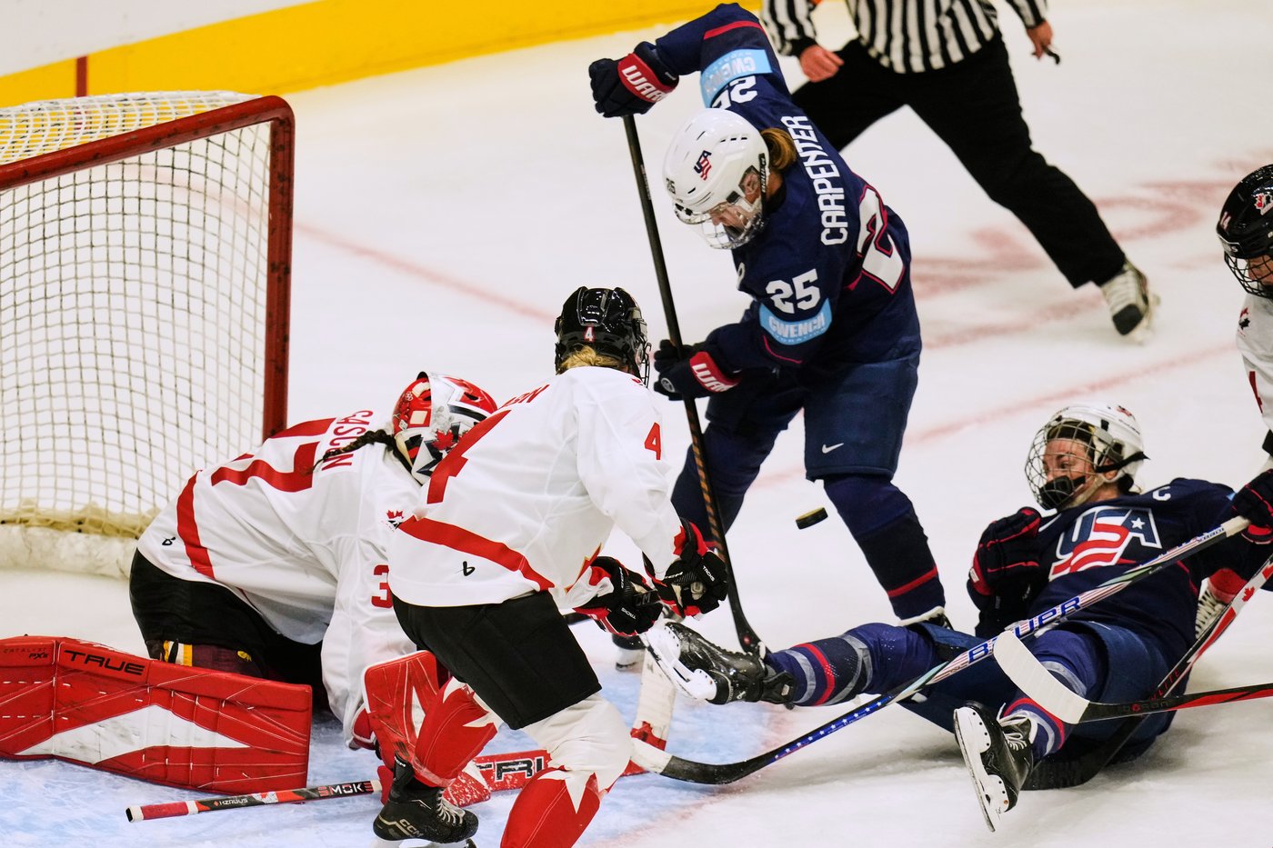 Laila Edwards shines in homecoming. USA beats Canada 4-1 in women's hockey Rivalry Series-opener | iNFOnews.ca Laila Edwards shines in homecoming. USA beats Canada 4-1 in women's hockey Rivalry Series-opener | iNFOnews.ca