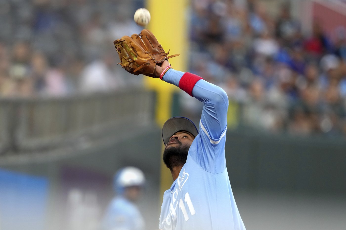 Royals delay Blue Jays' playoff party with 2-1 win behind Cameron | iNFOnews.ca Royals delay Blue Jays' playoff party with 2-1 win behind Cameron | iNFOnews.ca
