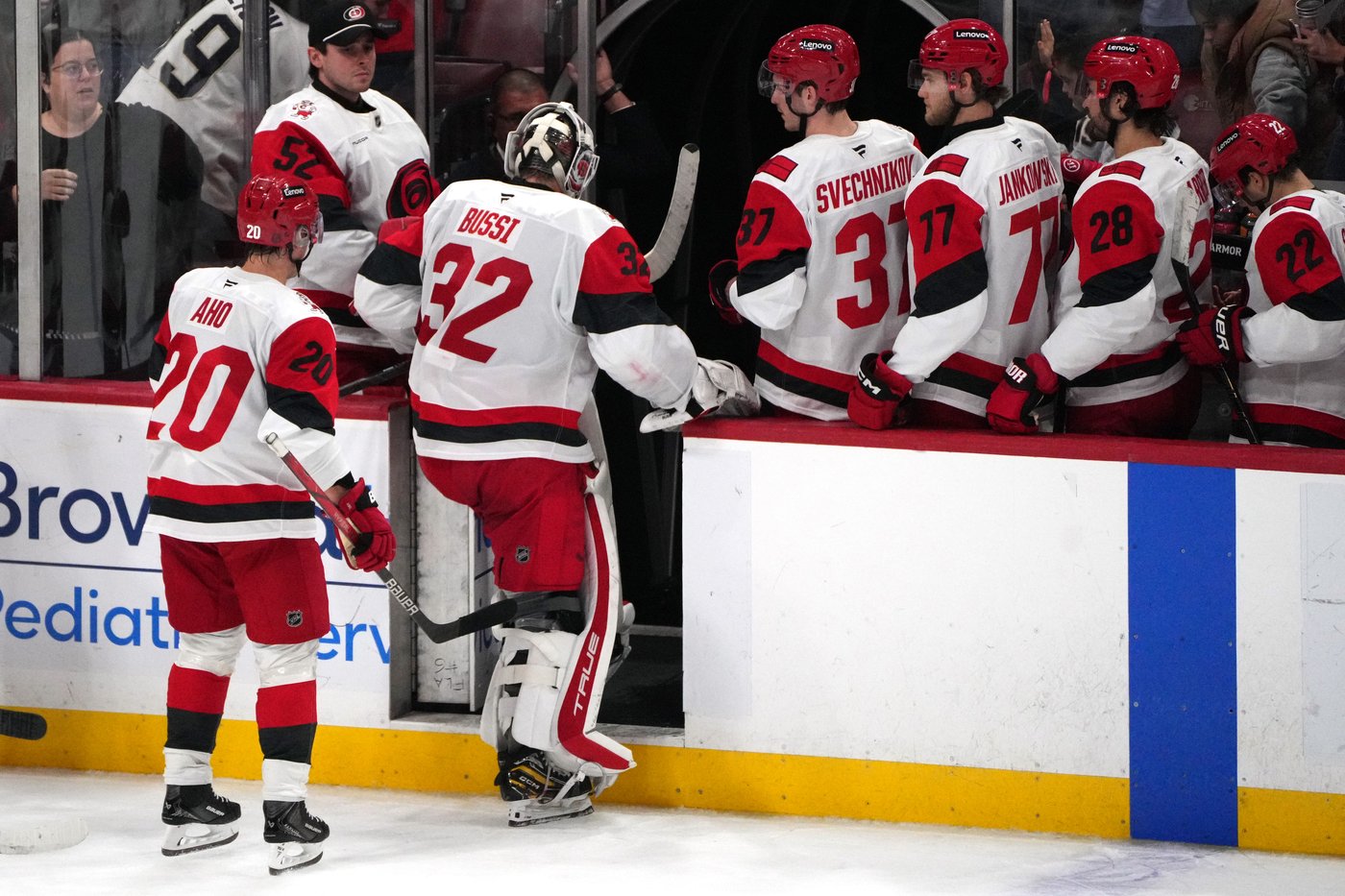 Panthers, down 3-0 in the third, stun Hurricanes and win in shootout, 4-3 | iNFOnews.ca