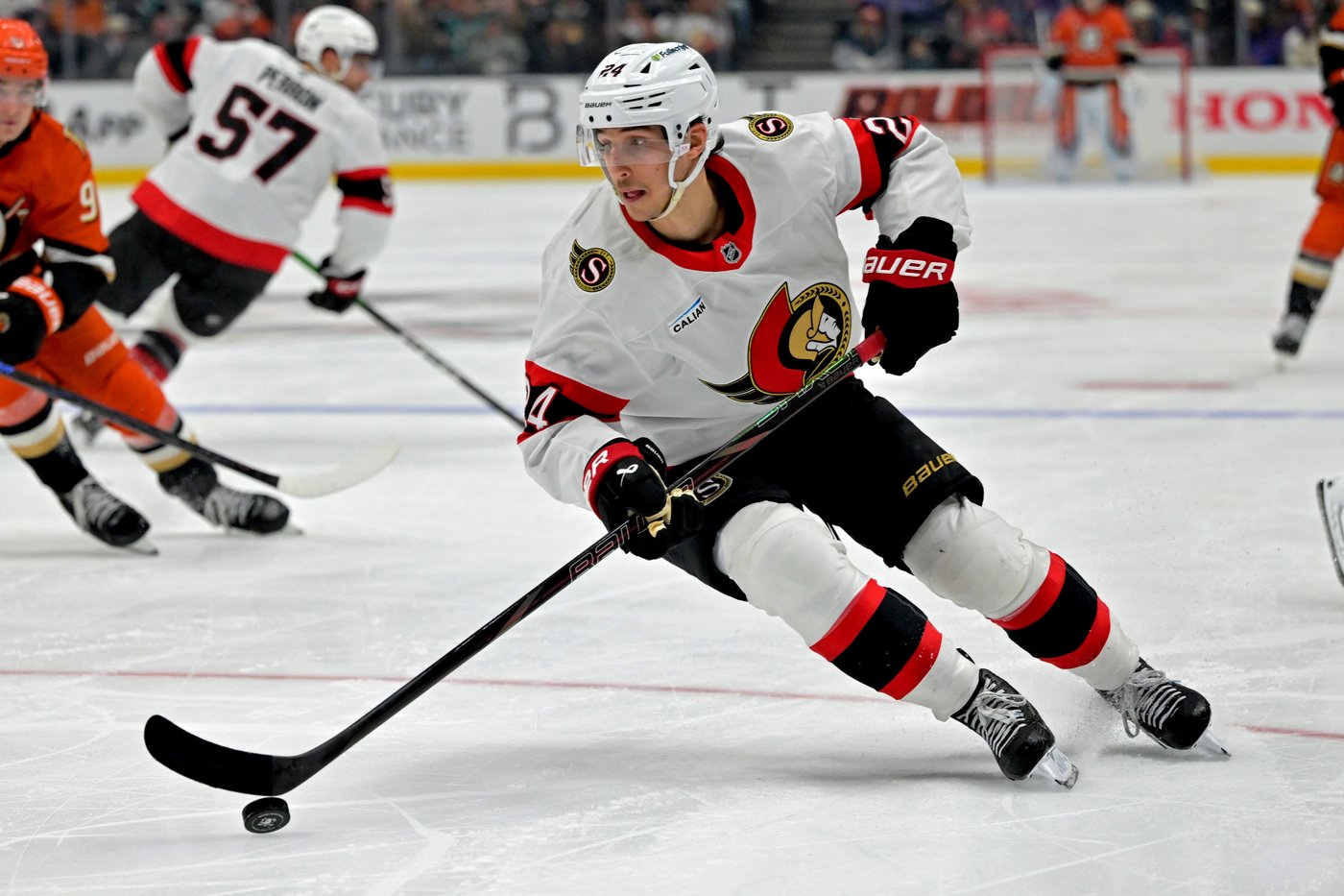 Batherson's deflection leads to winning goal in Senators' 3-2 victory over Ducks | iNFOnews.ca