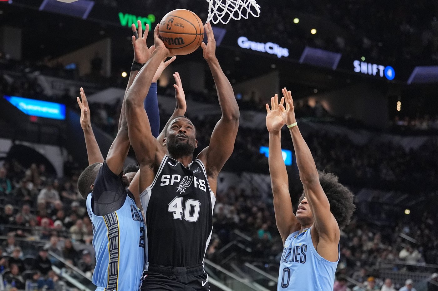 Harrison Barnes scores 31 points as the San Antonio Spurs beat the Memphis Grizzlies 126-119 | iNFOnews.ca Harrison Barnes scores 31 points as the San Antonio Spurs beat the Memphis Grizzlies 126-119 | iNFOnews.ca