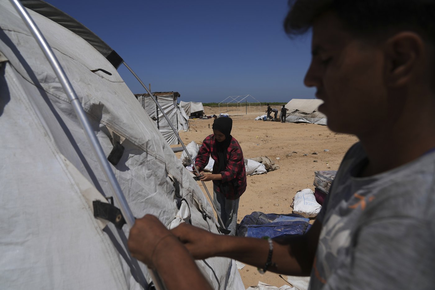 Despair deepens for a Palestinian family forced to flee across Gaza yet again | iNFOnews.ca