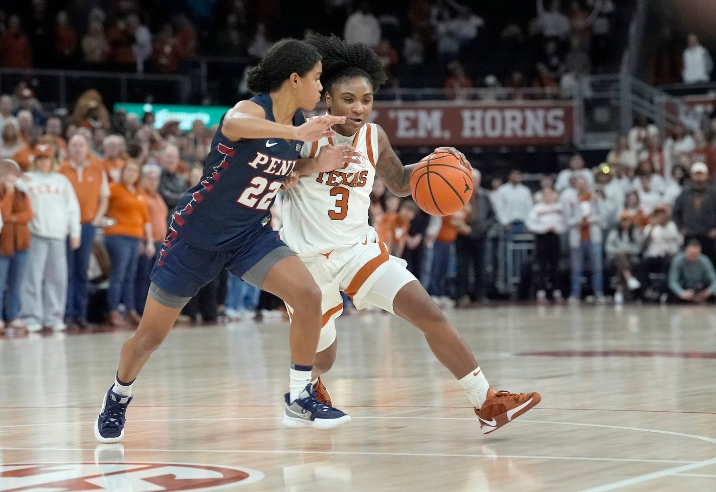 Booker's 17 points, 10 rebounds pace No. 4 Texas to an 81-63 win against Pennsylvania | iNFOnews.ca