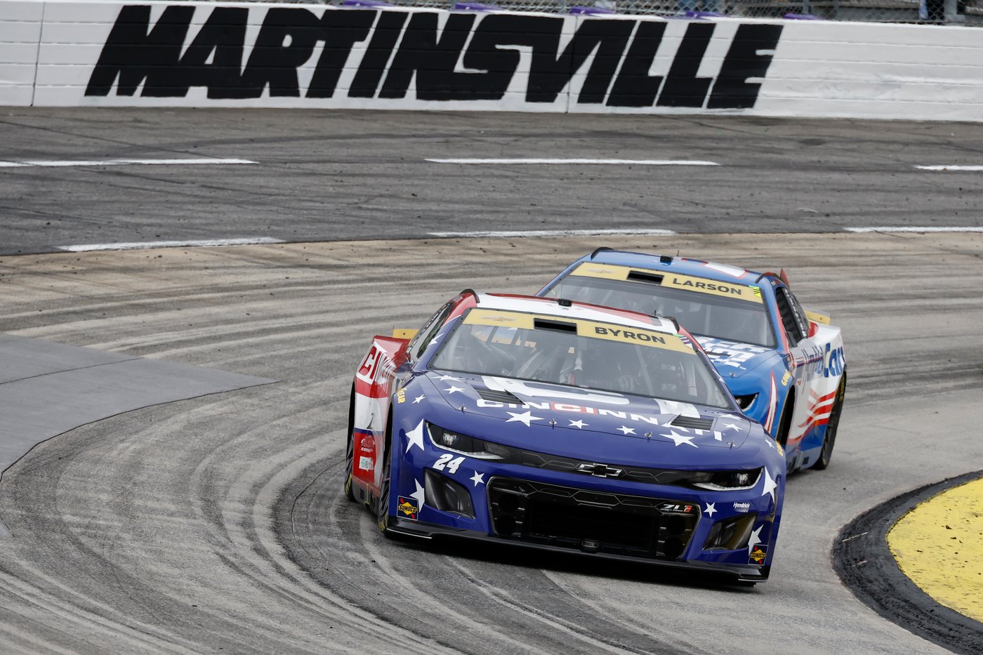 Byron outduels Blaney for victory at Martinsville and NASCAR Championship 4 berth | iNFOnews.ca Byron outduels Blaney for victory at Martinsville and NASCAR Championship 4 berth | iNFOnews.ca