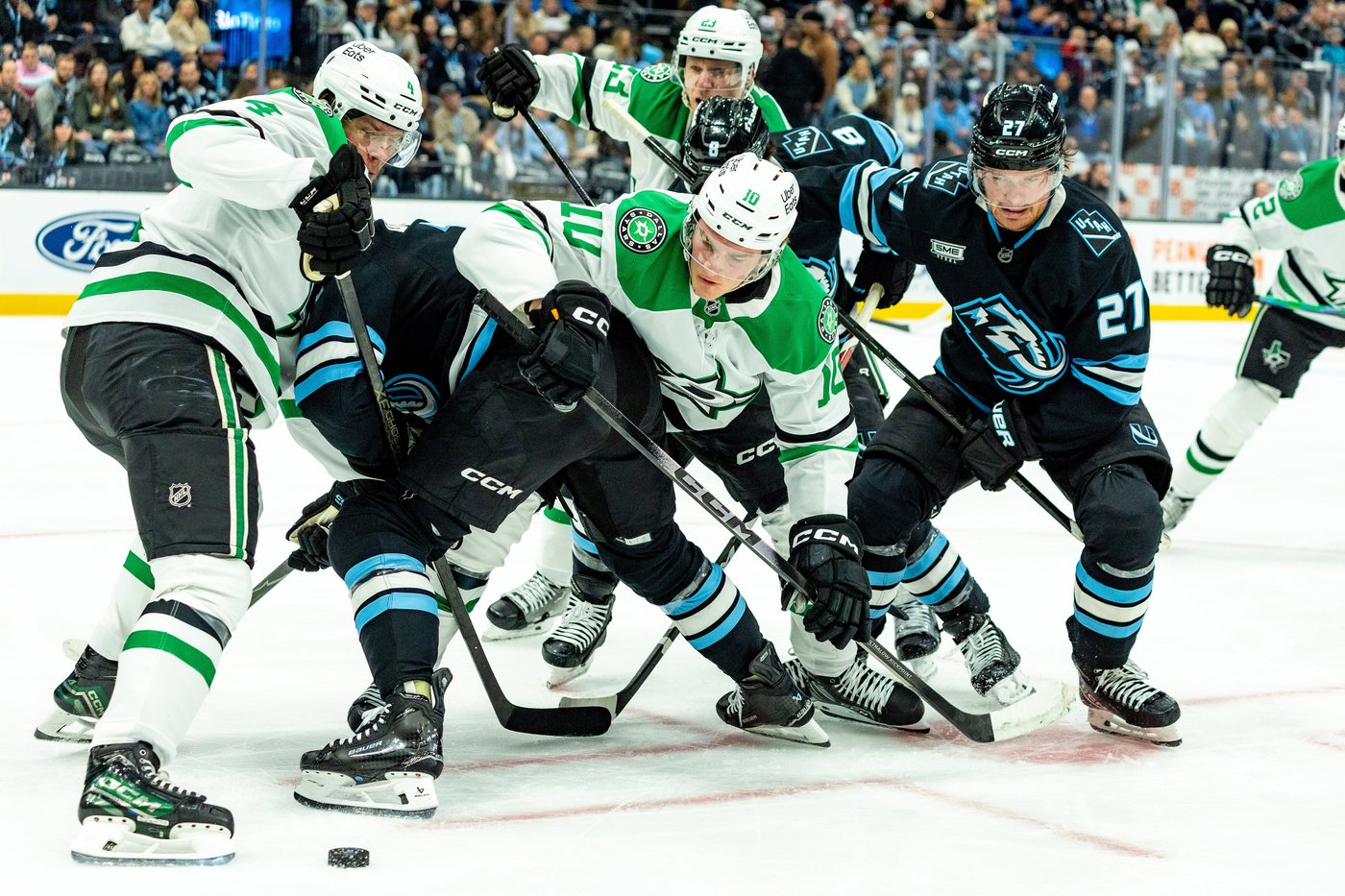 Stars top Mammoth 3-2 for 4th straight win | iNFOnews.ca Stars top Mammoth 3-2 for 4th straight win | iNFOnews.ca