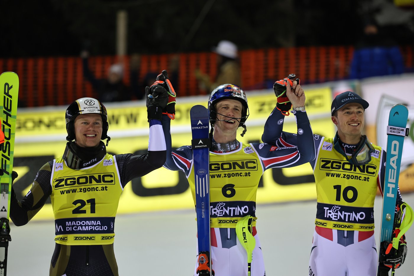 Clément Noël triumphs in World Cup night slalom, dashing Eduard Hallberg's hopes | iNFOnews.ca