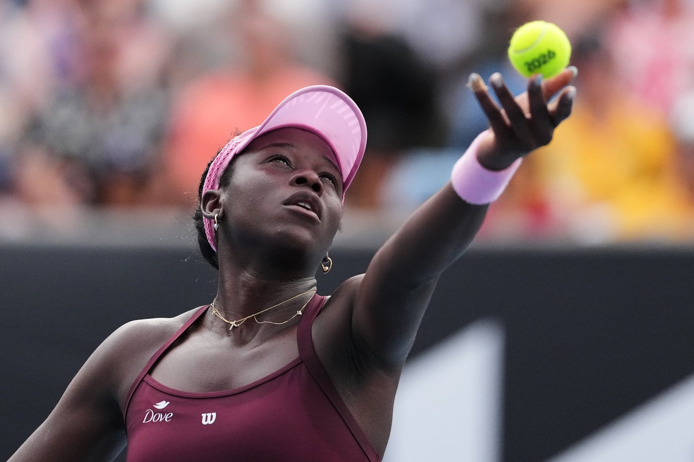 Fernandez bounced in women's singles at Australian Open, Mboko wins doubles opener | iNFOnews.ca