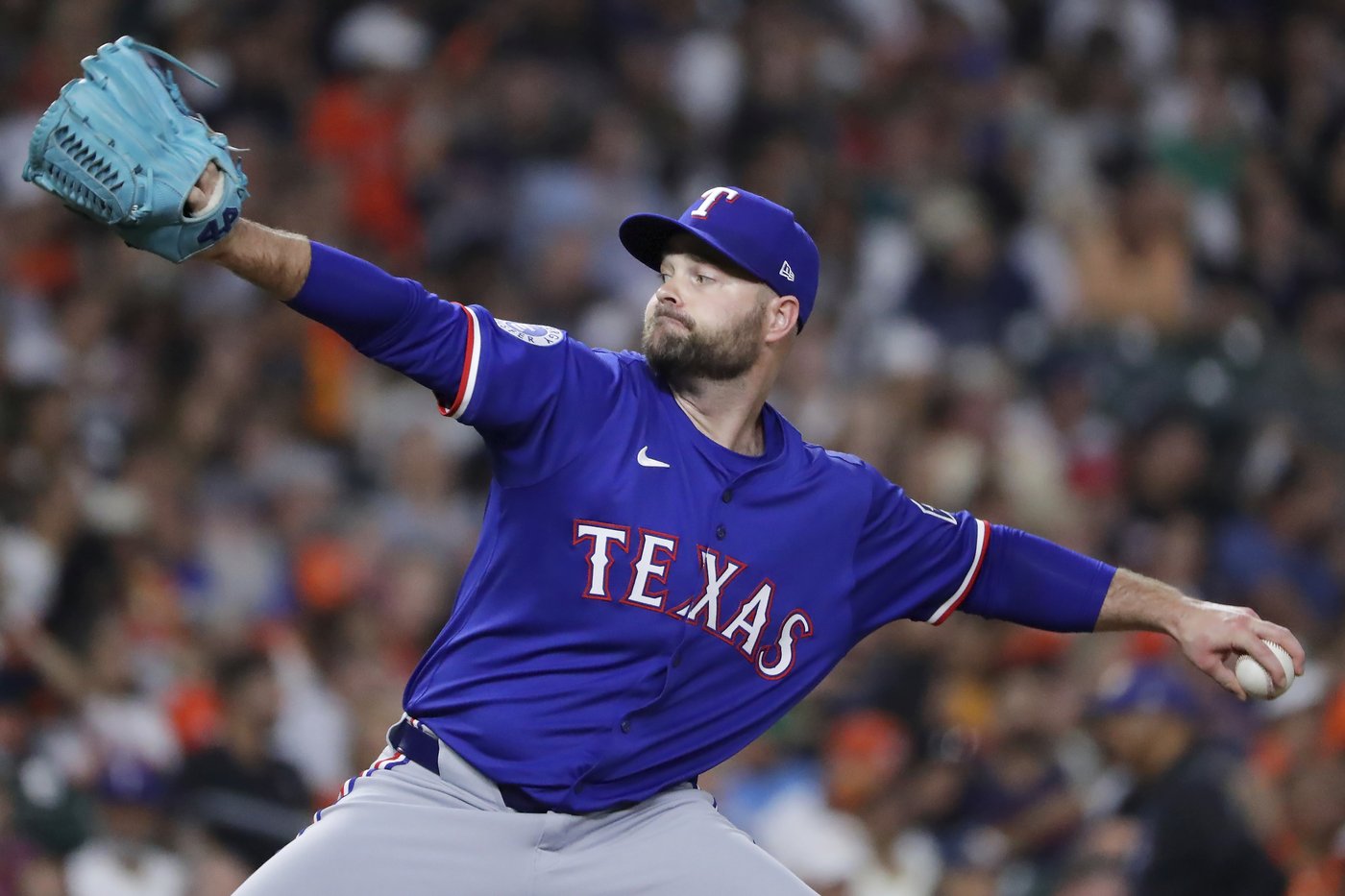 Astros hold off Rangers 6-5 to keep pace in AL West and improve wild-card position | iNFOnews.ca