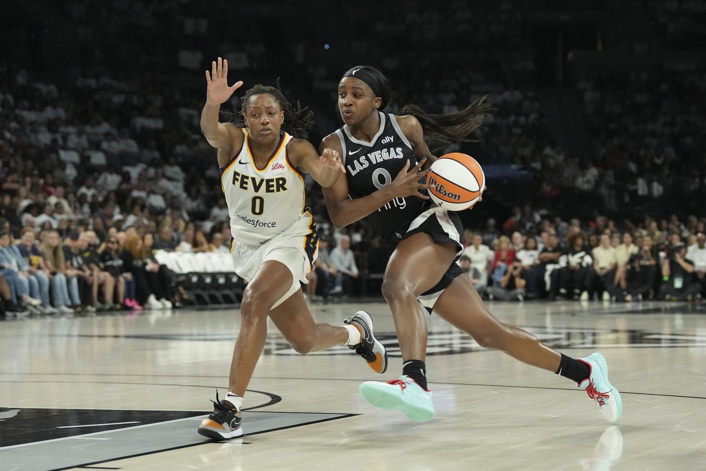 Kelsey Mitchell scores 34 points, leads Fever to Game 1 upset win over Aces, 89-73 | iNFOnews.ca