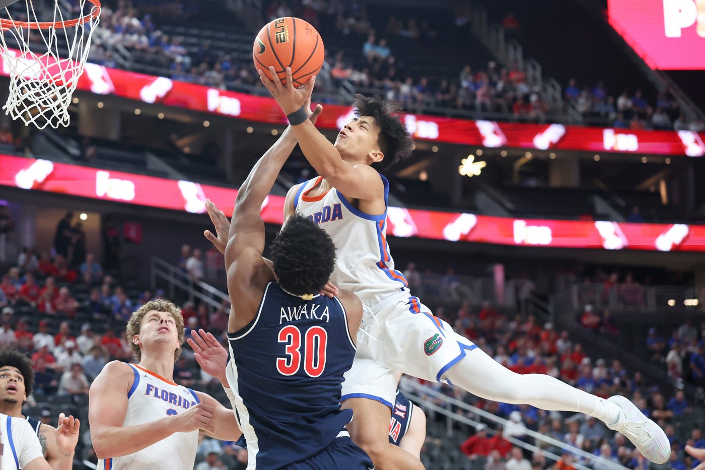 Freshman Koa Peat leads No. 13 Arizona to 93-87 win over defending champion, No. 3 Florida | iNFOnews.ca Freshman Koa Peat leads No. 13 Arizona to 93-87 win over defending champion, No. 3 Florida | iNFOnews.ca