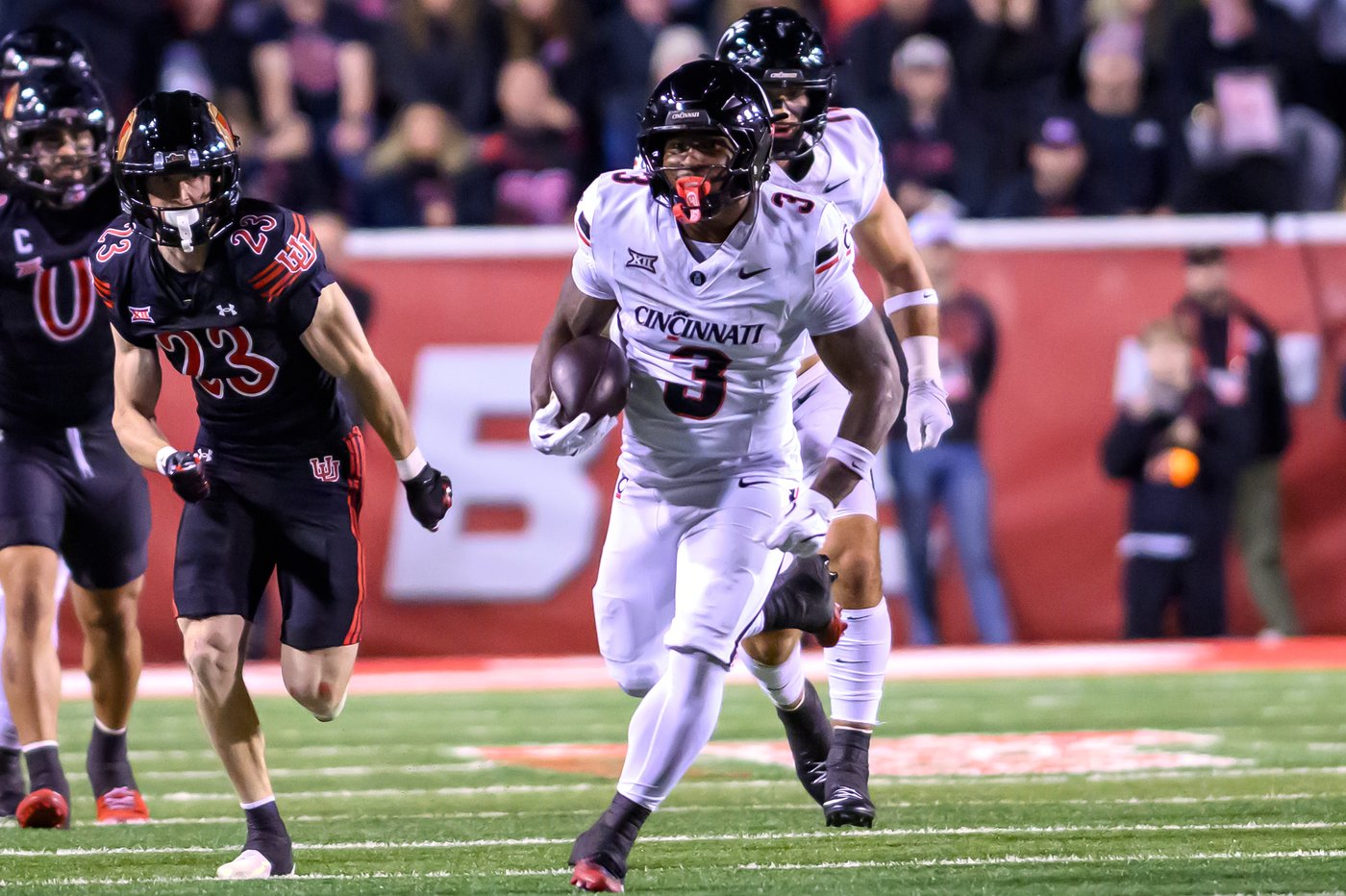 No. 24 Utah hands No. 17 Cincinnati its first Big 12 loss | iNFOnews.ca No. 24 Utah hands No. 17 Cincinnati its first Big 12 loss | iNFOnews.ca