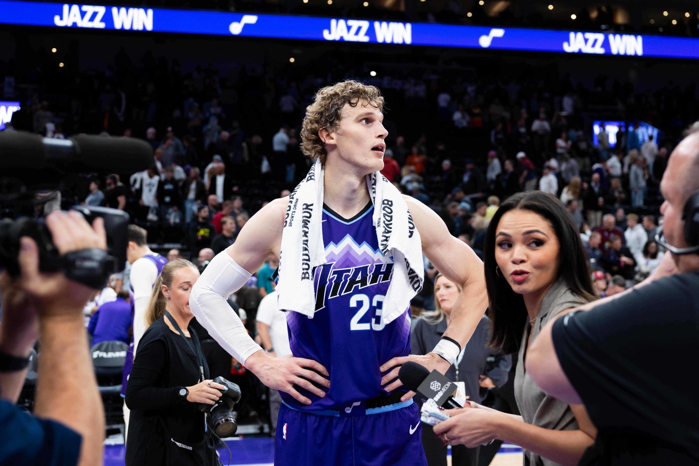 Markkanen becomes first Jazz player to top 50 points since Karl Malone in win over Suns | iNFOnews.ca Markkanen becomes first Jazz player to top 50 points since Karl Malone in win over Suns | iNFOnews.ca