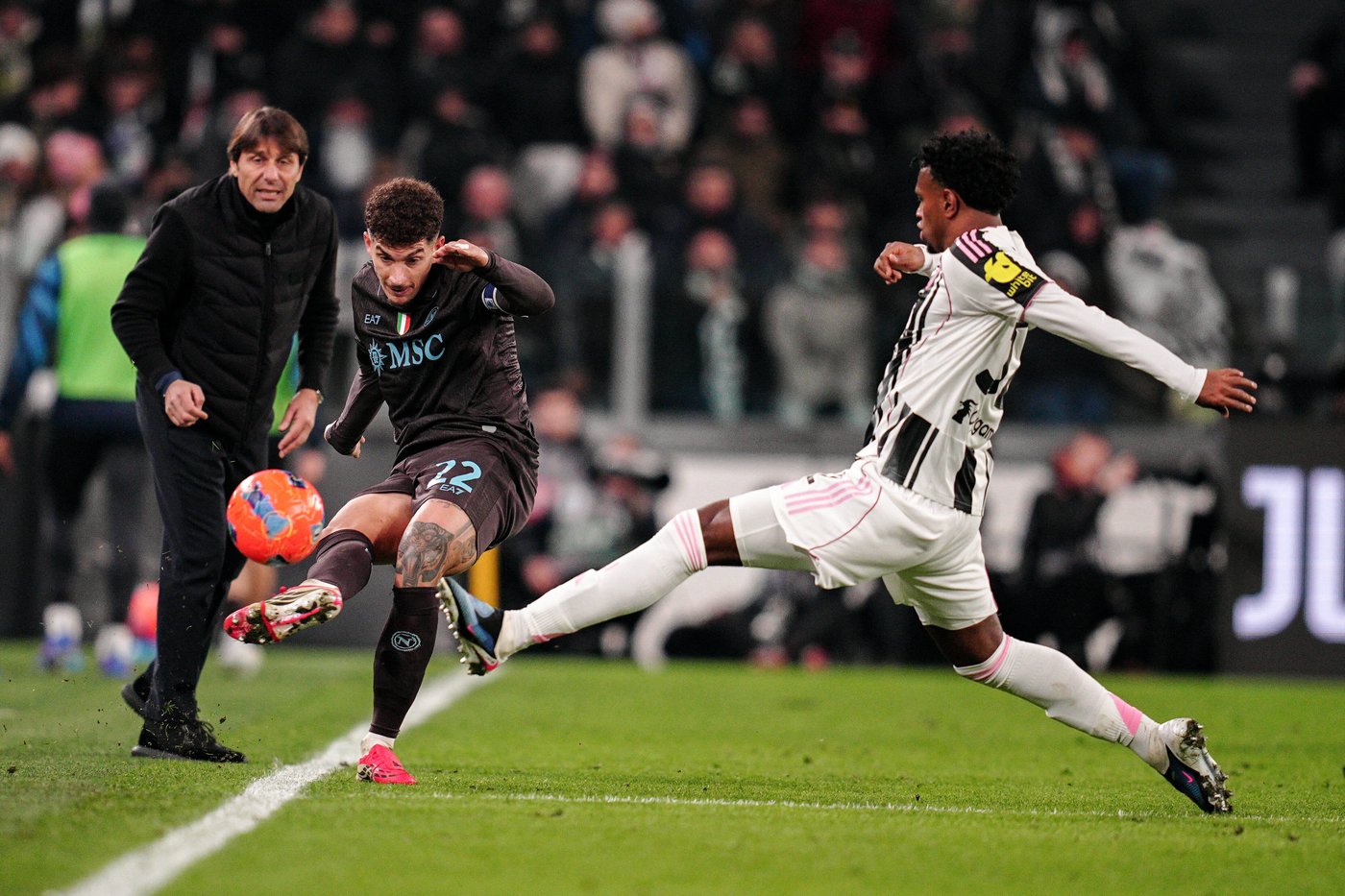 Napoli's Di Lorenzo avoids serious injury and could return in a month | iNFOnews.ca