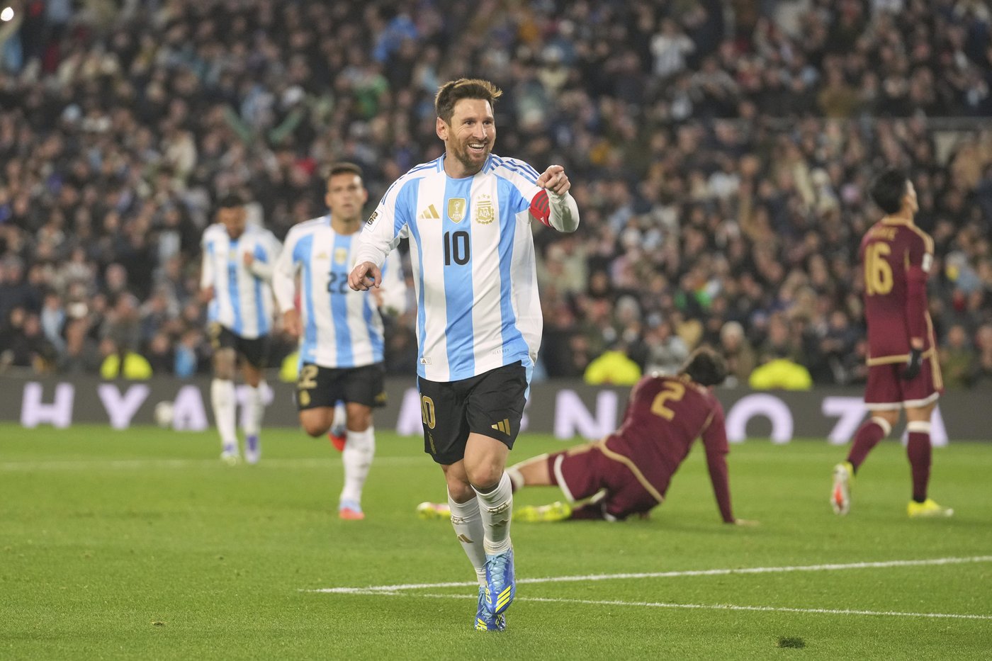 Lionel Messi scores twice in an emotional home farewell for Argentina | iNFOnews.ca Lionel Messi scores twice in an emotional home farewell for Argentina | iNFOnews.ca