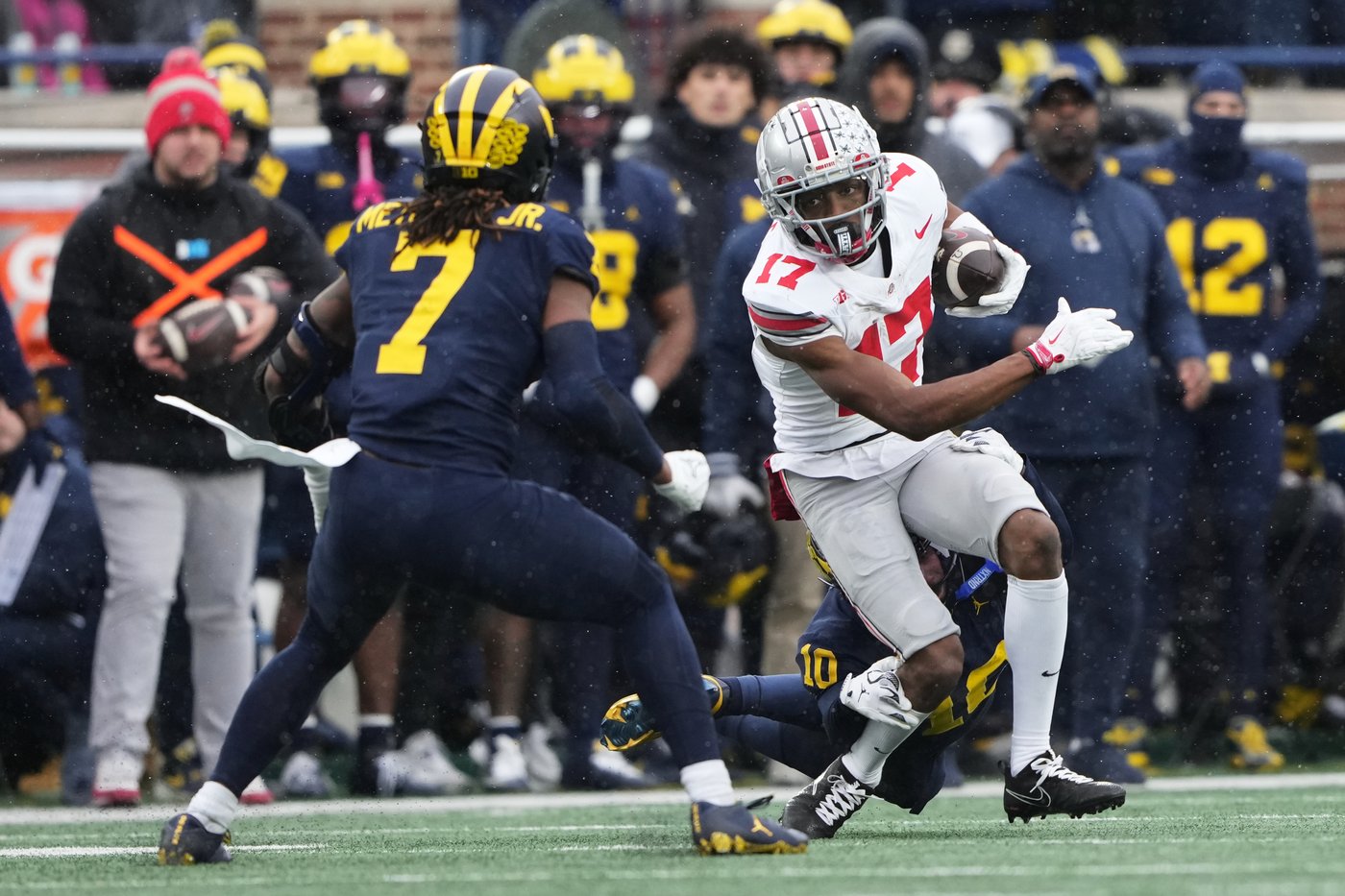 No. 1 Ohio State beats No. 15 Michigan 27-9, sets up game with No. 2 Indiana for B10 title | iNFOnews.ca