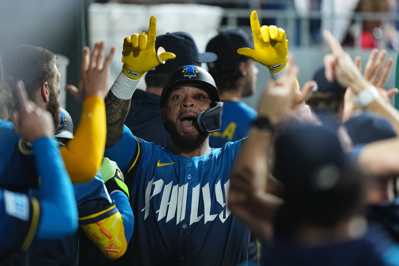 Nola takes perfect game into 6th, moves to 2nd on Phillies' strikeout list in 3-1 win over Twins | iNFOnews.ca