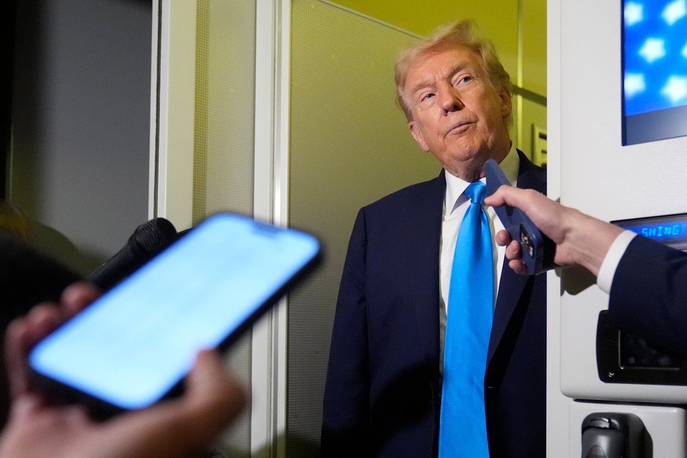 Trump travels to Asia and a meeting with China's Xi as the US government shutdown drags on | iNFOnews.ca