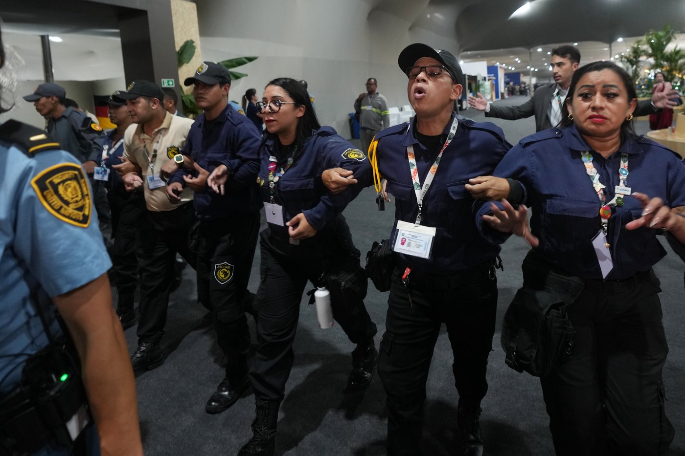 Fire prompts evacuations at UN climate talks in Brazil, and 13 suffer smoke inhalation | iNFOnews.ca