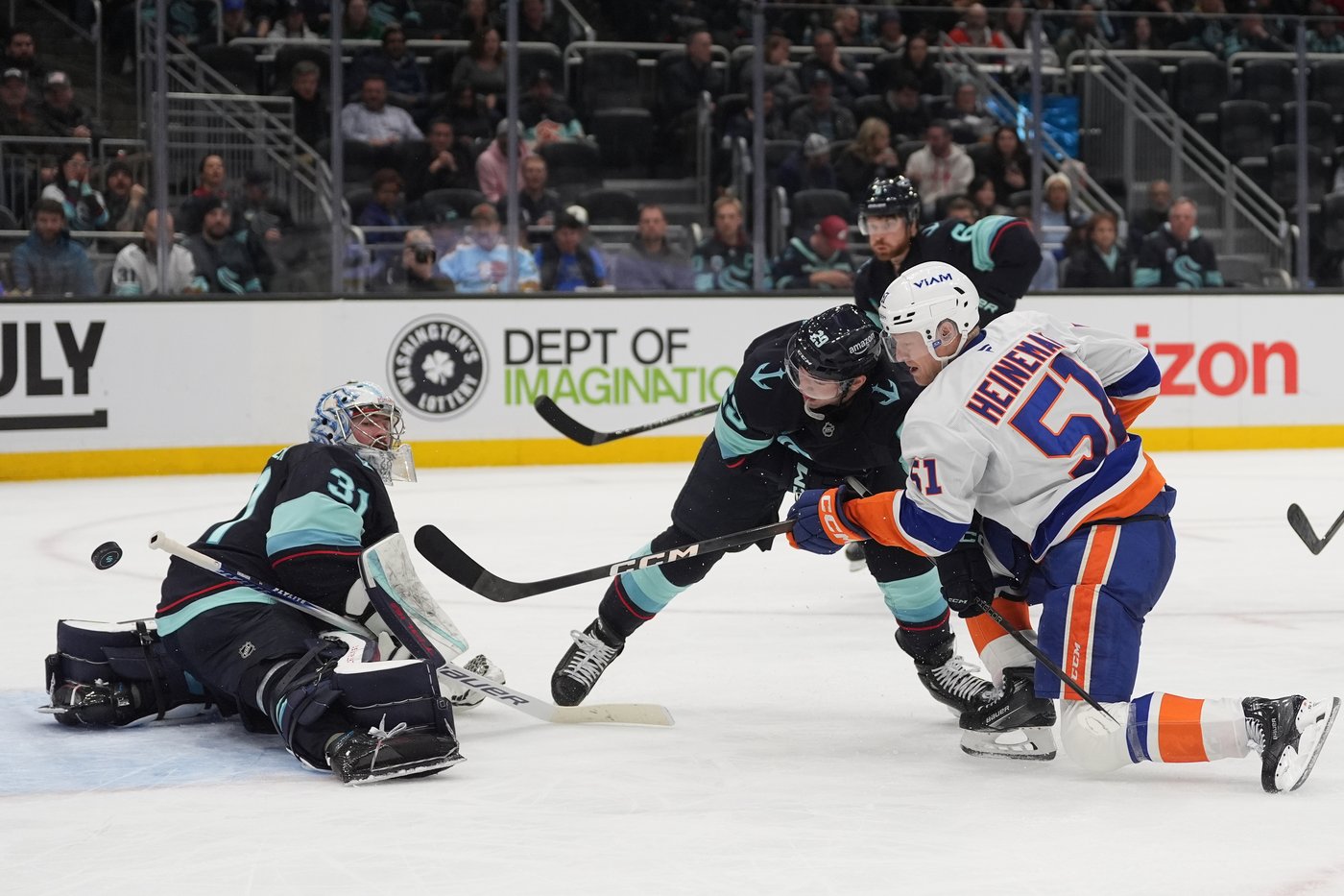 Kraken snap four-game skid with 4-1 win over Islanders | iNFOnews.ca