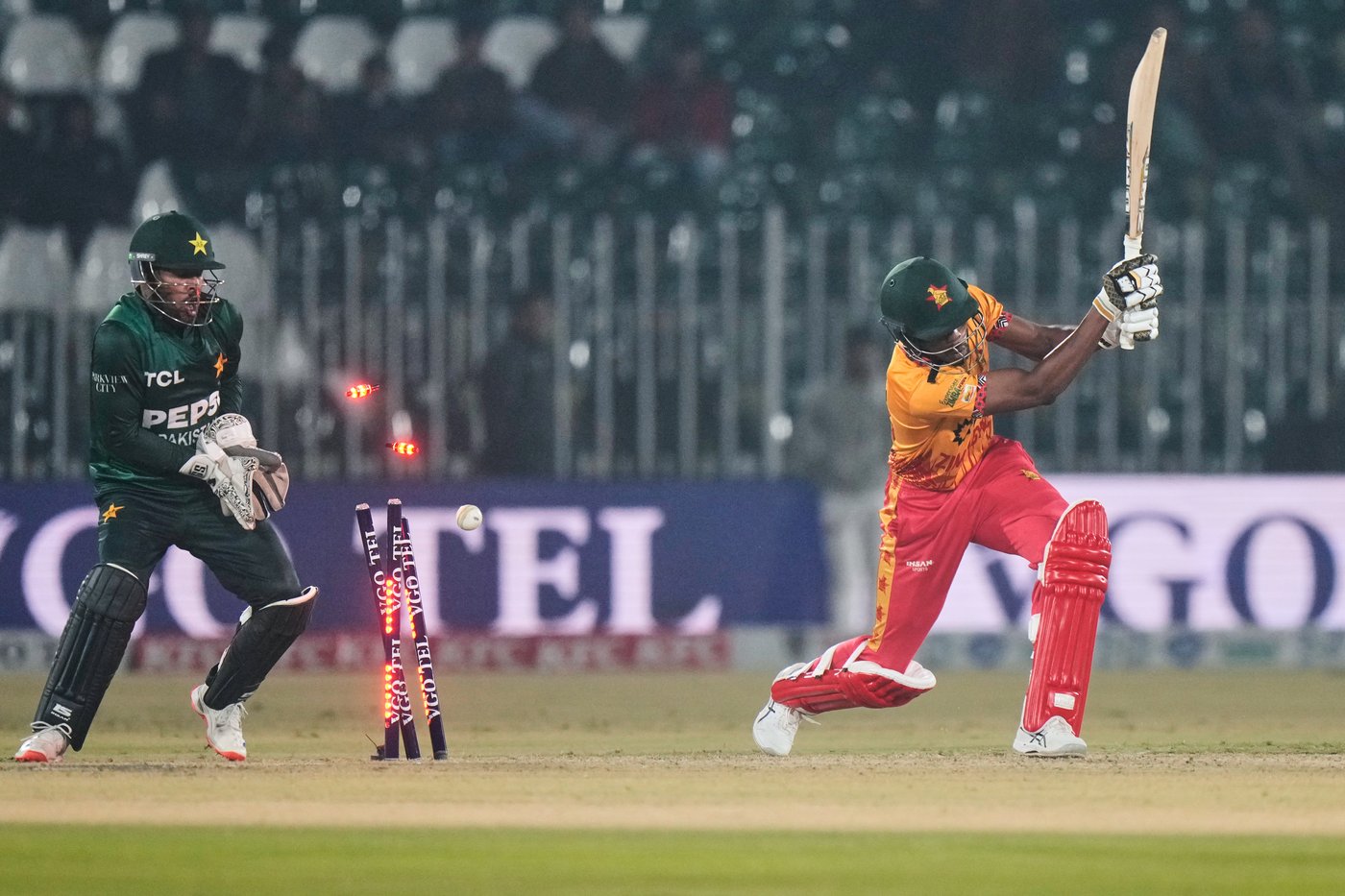 Pakistan beats spirited Zimbabwe in opening game of T20 tri-series | iNFOnews.ca Pakistan beats spirited Zimbabwe in opening game of T20 tri-series | iNFOnews.ca