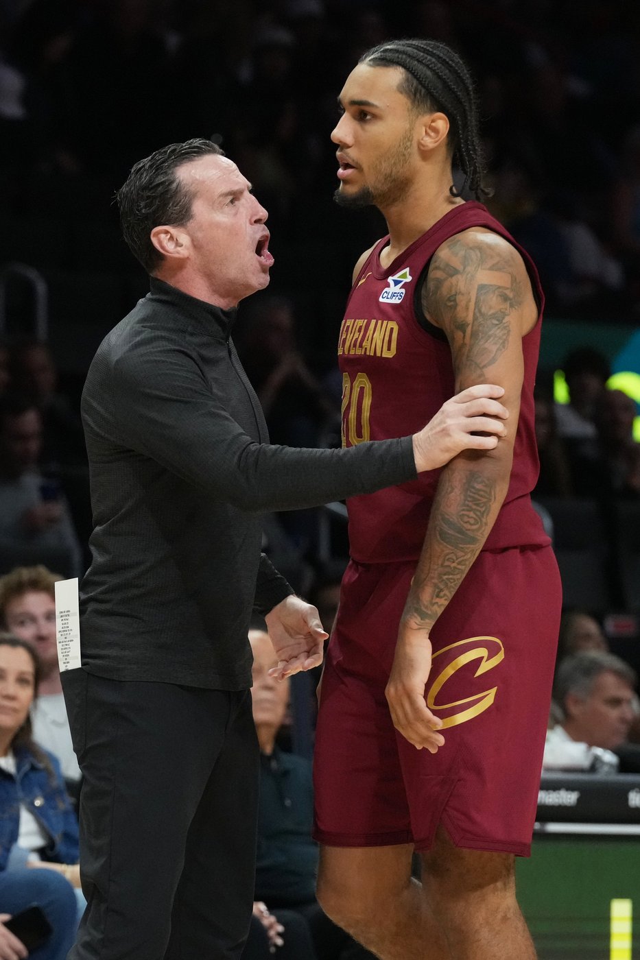 Andrew Wiggins' alley-oop dunk at OT buzzer gives Heat a 140-138 win over the Cavaliers | iNFOnews.ca