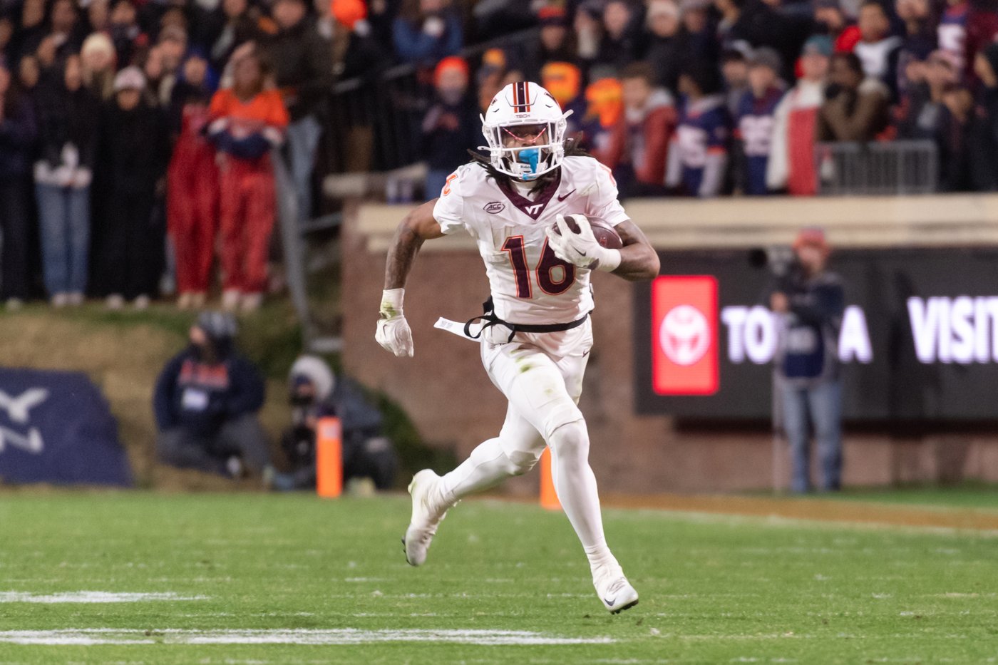 No. 17 Virginia tops Virginia Tech 27-7 to clinch a spot in ACC title game | iNFOnews.ca