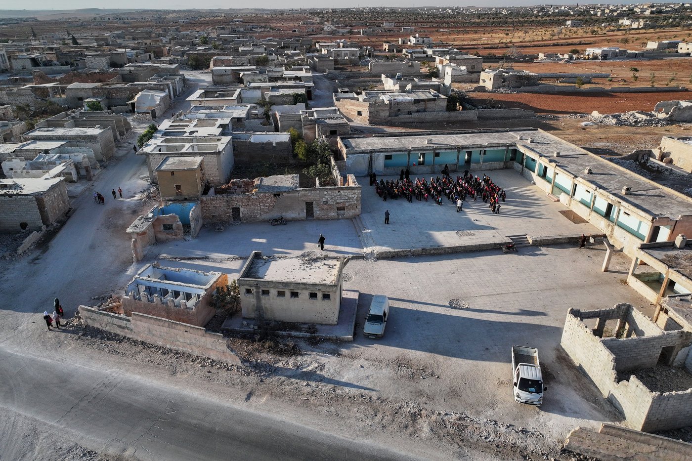 Syrian students return to schools stripped bare by conflict | iNFOnews.ca Syrian students return to schools stripped bare by conflict | iNFOnews.ca