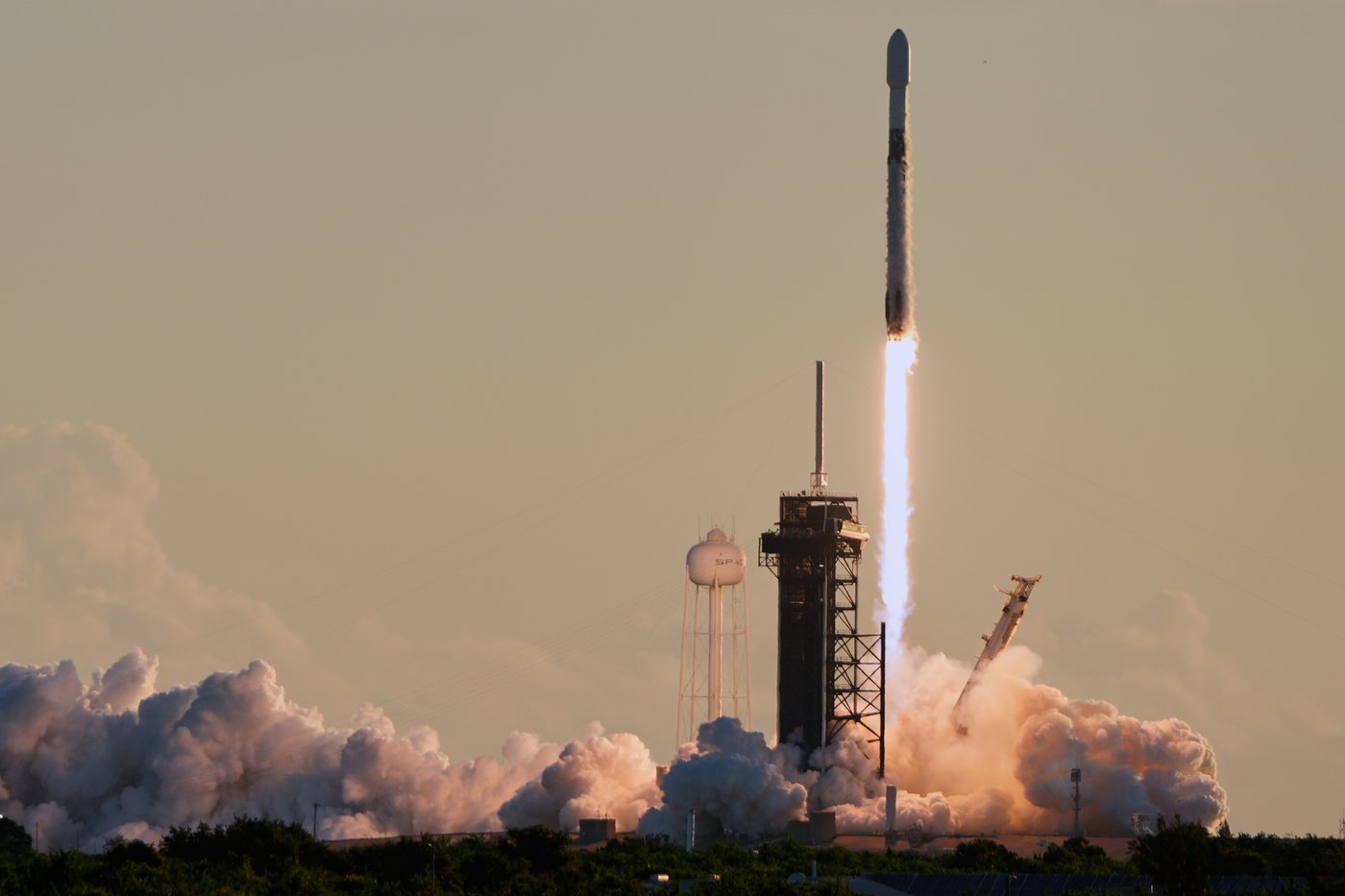 A trio of space weather satellites blast off together to study the sun's violent side | iNFOnews.ca