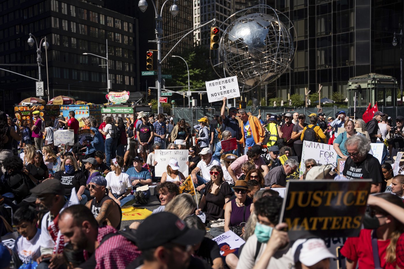 Marchers gather in worldwide protest of financial institutions 'profiting off the climate crisis' | iNFOnews.ca Marchers gather in worldwide protest of financial institutions 'profiting off the climate crisis' | iNFOnews.ca