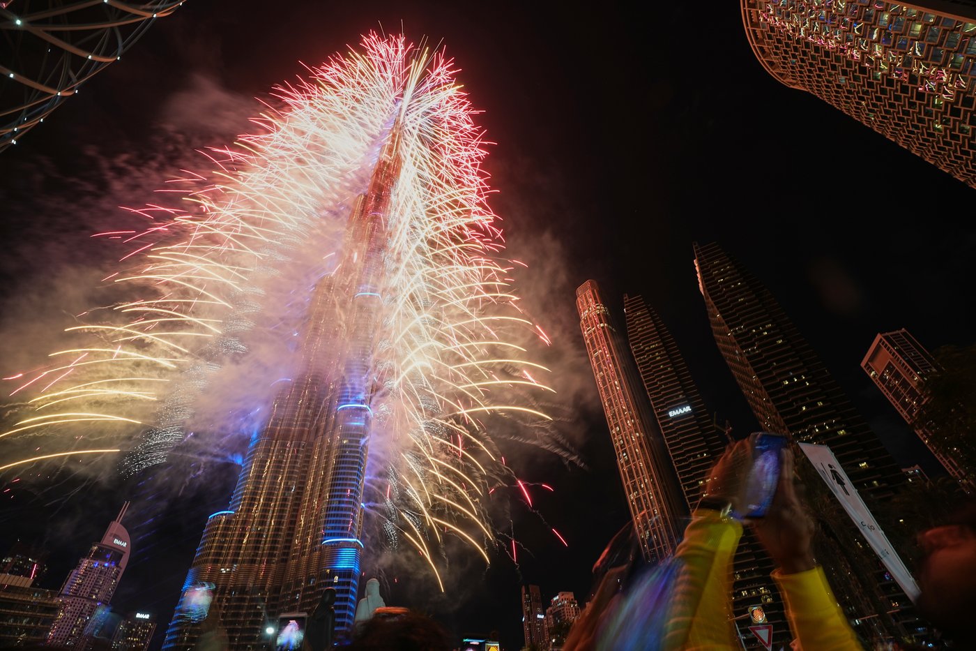 Cities around the world welcome 2026 with thunderous fireworks and heightened security | iNFOnews.ca