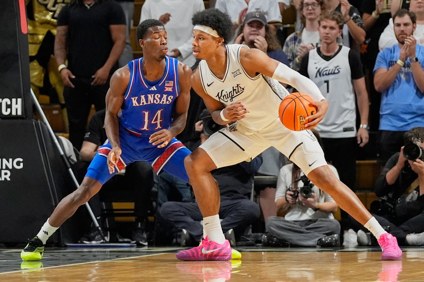 UCF pulls off an 81-75 win against No. 17 Kansas to earn best start since 2010-11 | iNFOnews.ca