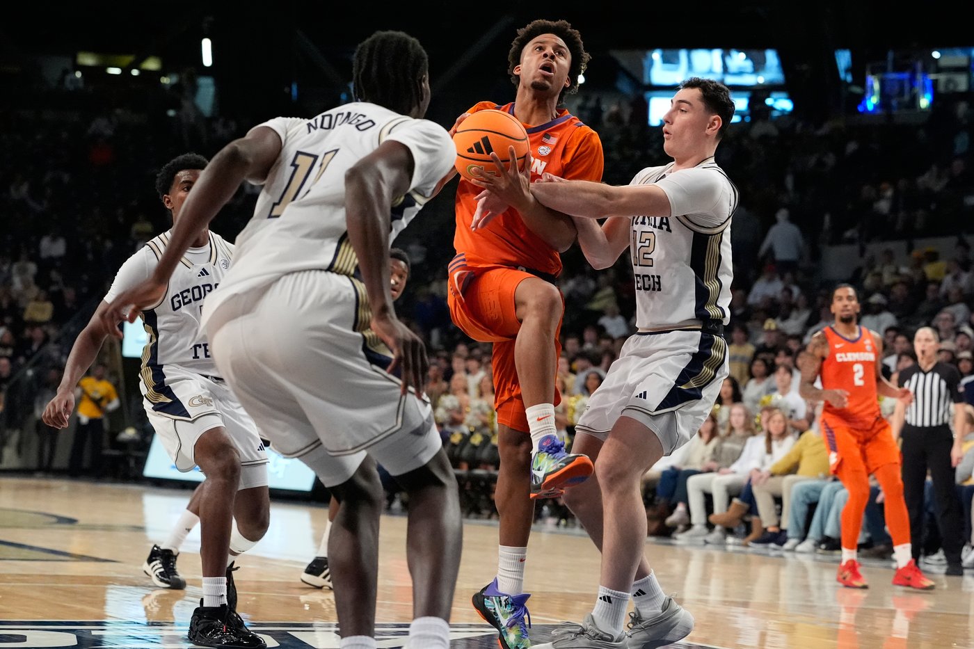 No. 18 Clemson gets hot from long range, beats Georgia Tech 77-63 | iNFOnews.ca