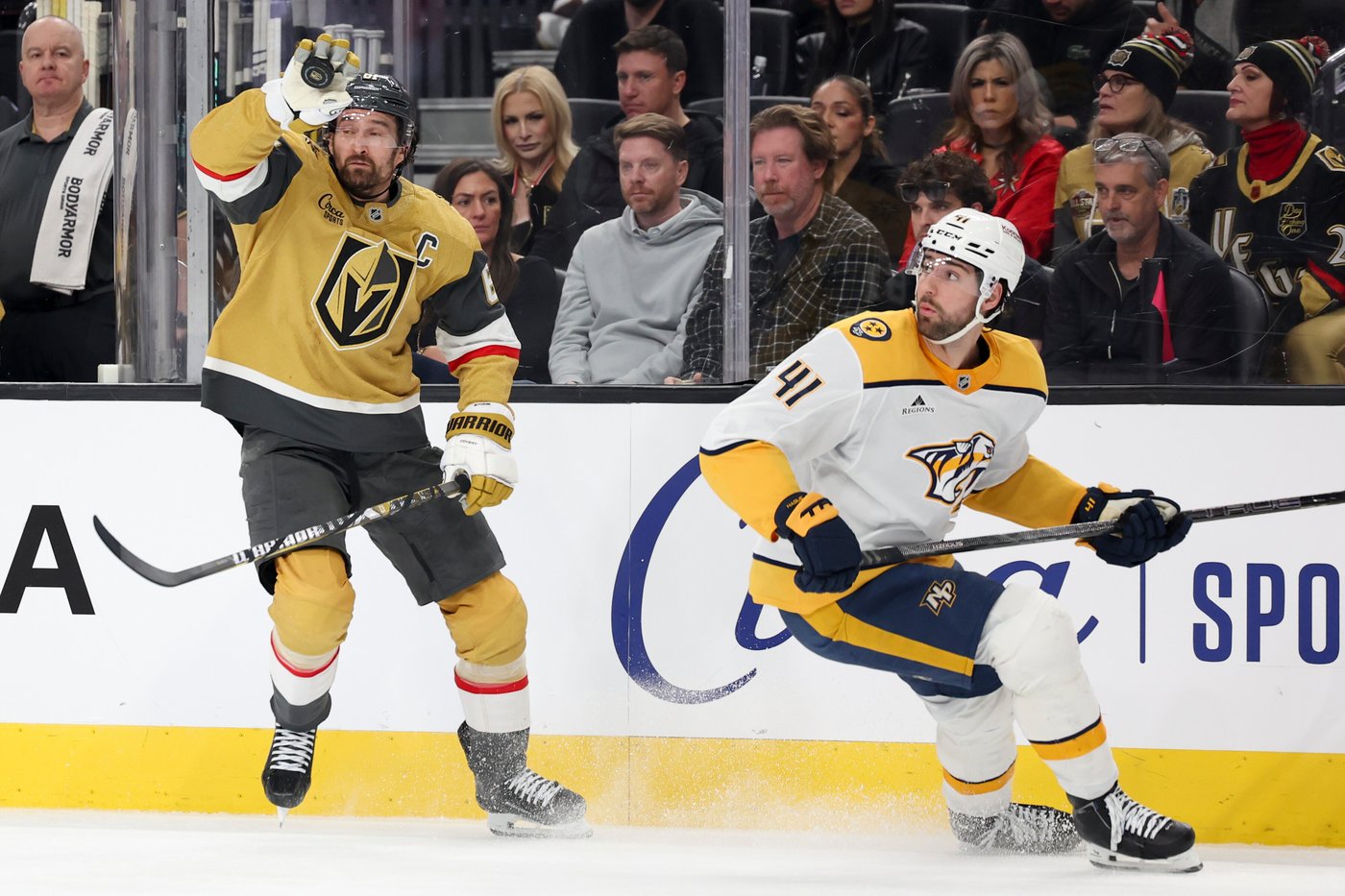 Golden Knights rout Predators 7-2 for their 7th straight victory | iNFOnews.ca