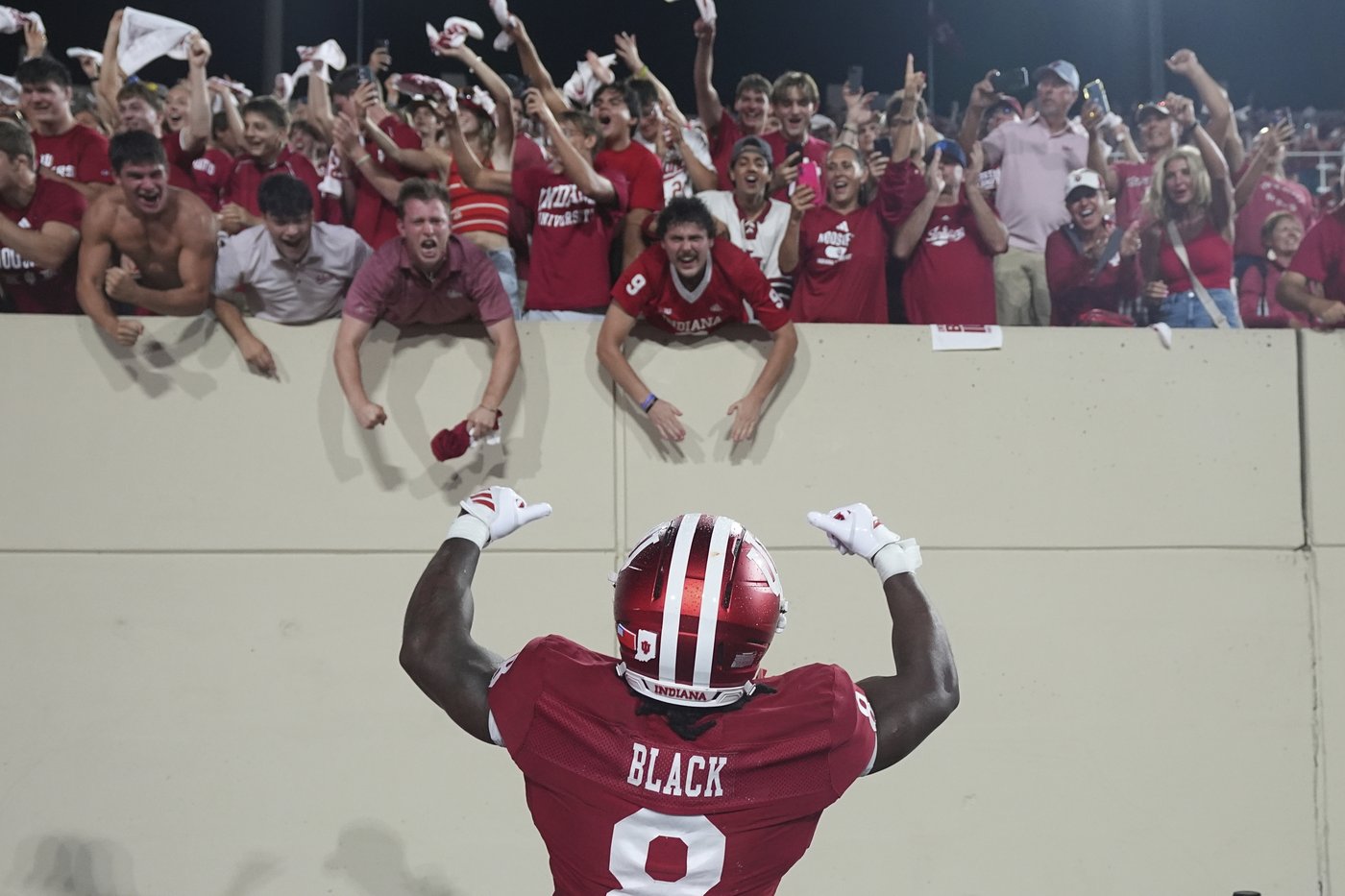 Impressive 63-10 rout over Illinois helps Indiana climb to No. 11, but will it silence the doubters? | iNFOnews.ca