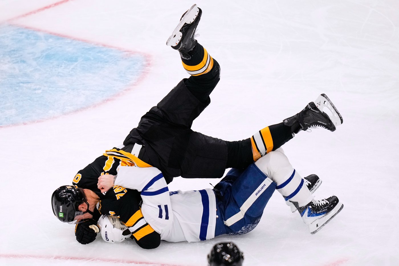 Pastrnak scores twice, hits 400-goal milestone as Bruins beat Maple Leafs | iNFOnews.ca