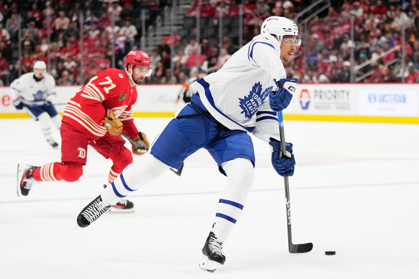 Raymond scores twice as Red Wings beat Maple Leafs 6-3 | iNFOnews.ca