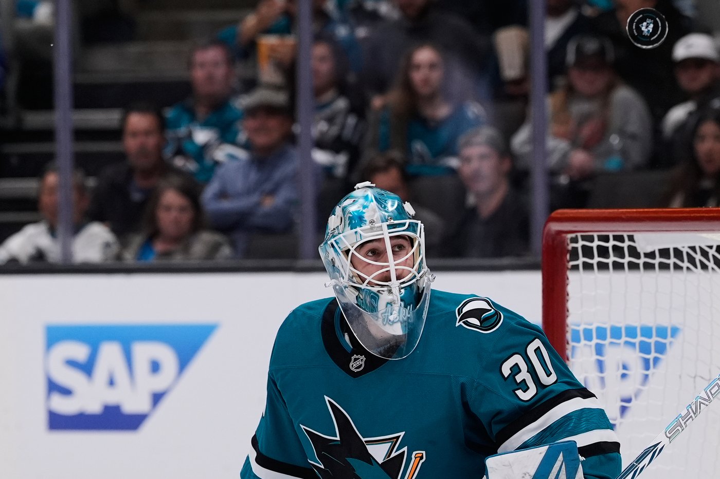 Celebrini scores 10th goal as Sharks top Panthers 3-1 for 3rd straight win | iNFOnews.ca